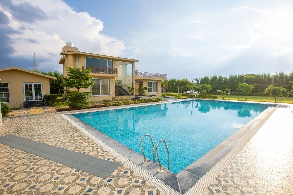 The Kohinoor Farm- 4BHK Farm with Pool in Gurgoan 2