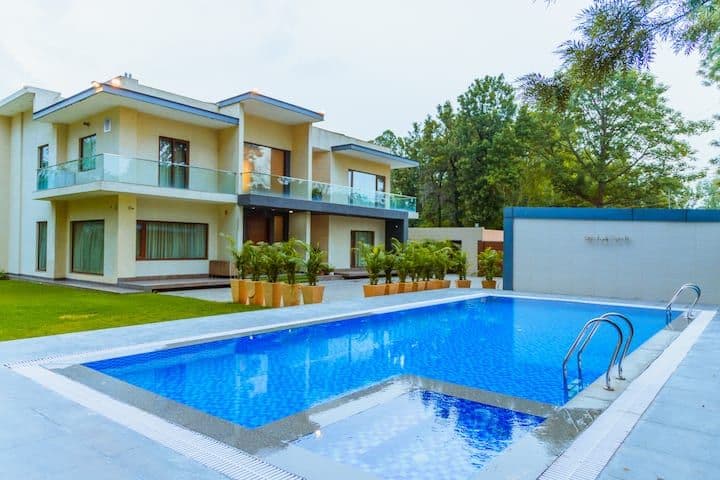 Banyan Villa- 6BR lux villa wth Pvt. Pool in Delhi 3