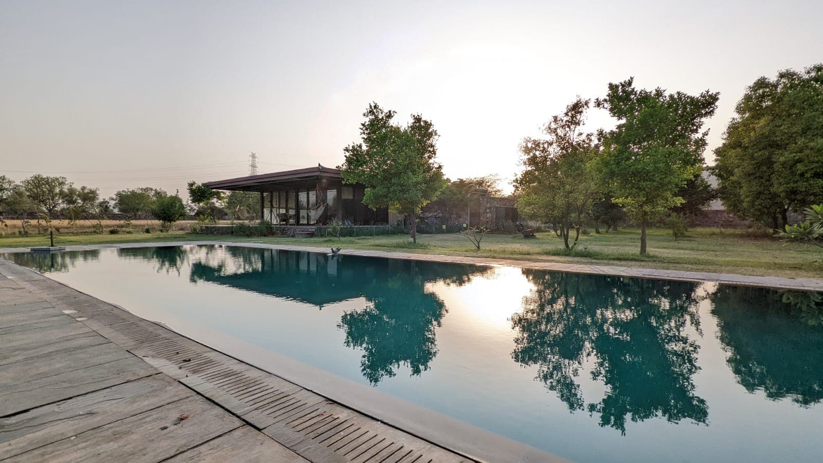 RajNikas Farm: Pet friendly, Glass House, w/pool 3