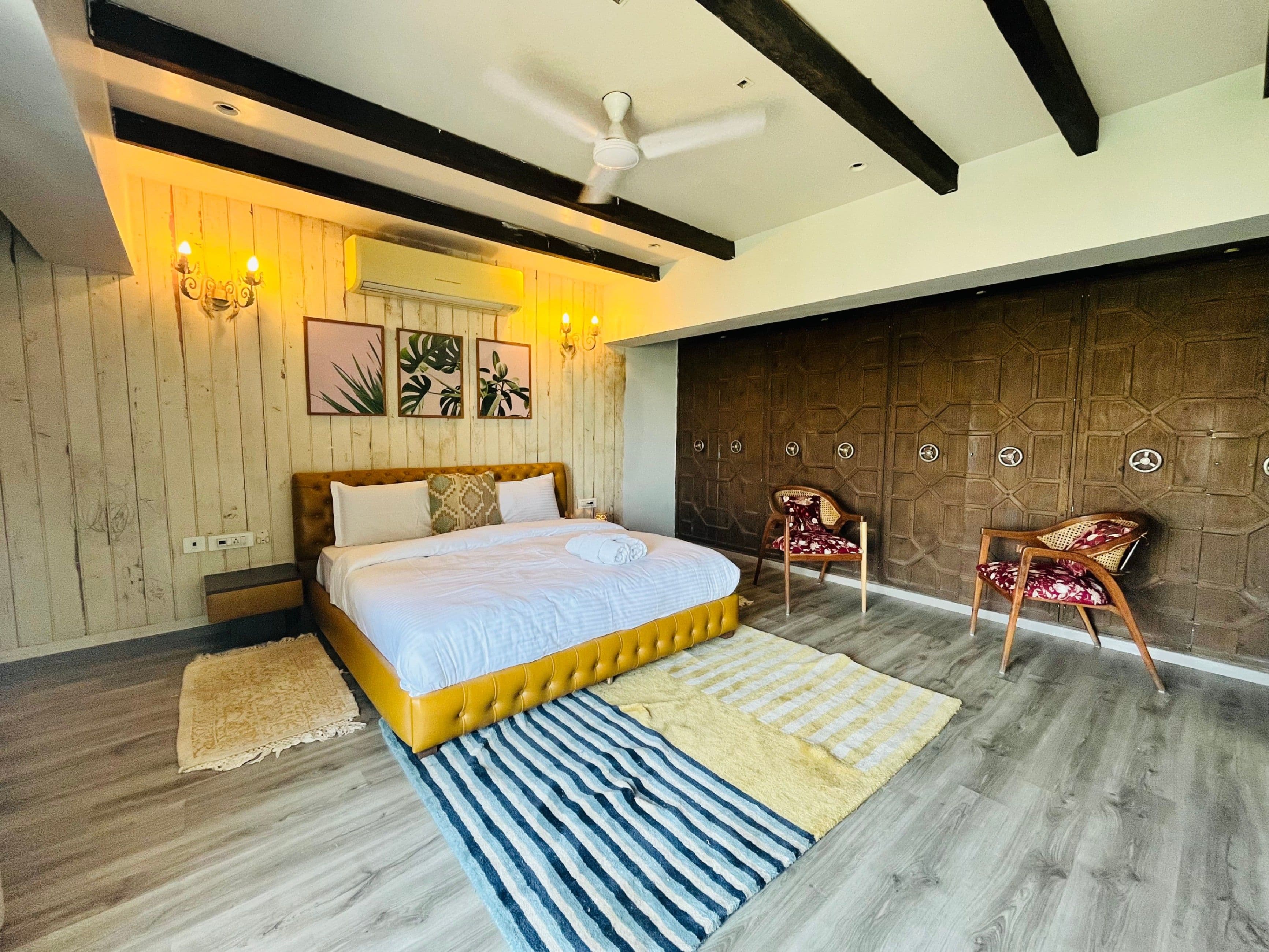 Soulful Stay-2BHK w/Jacuzzi & Rooftop, Vasant Kunj 5