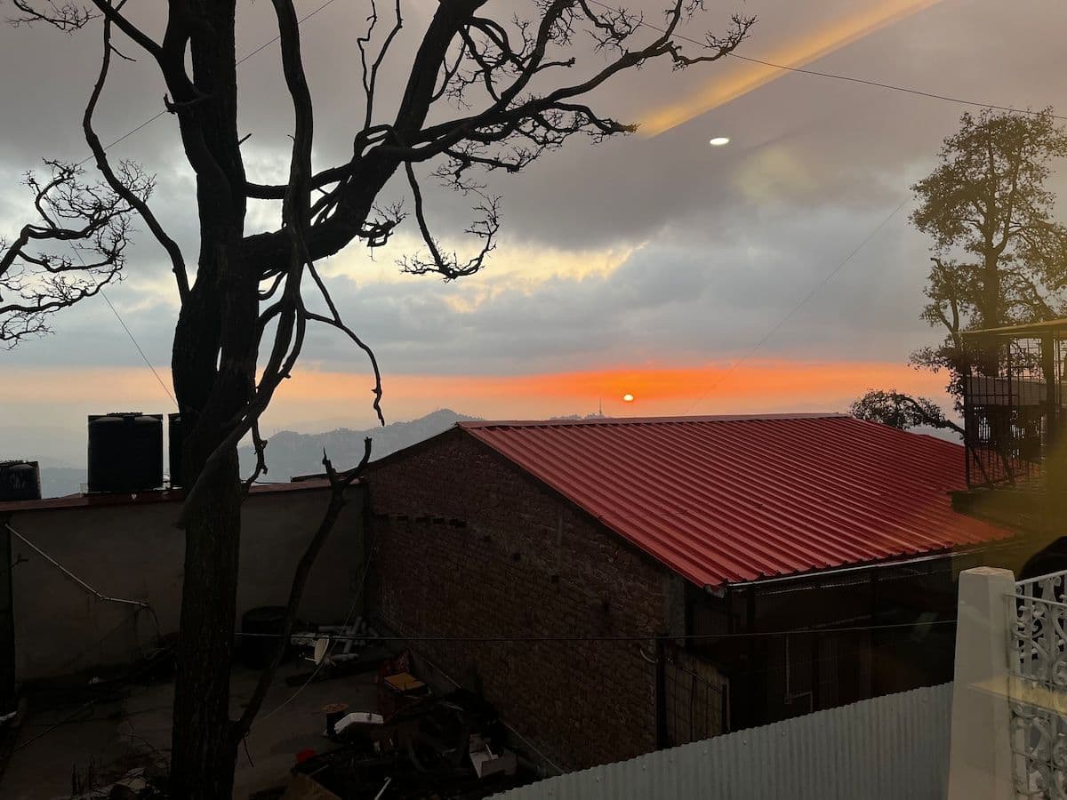 The Warrick Luxe Homestay, 5 Mins Mall Road Shimla