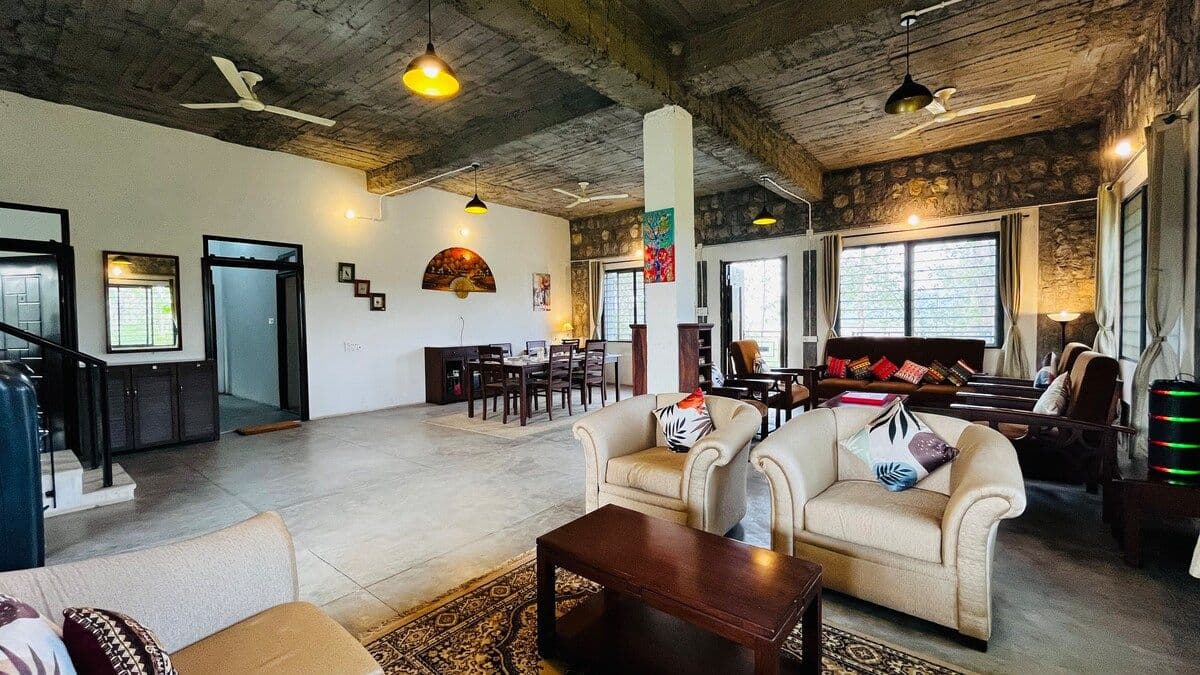 Clifftop View- A Riverside Nature Retreat 4