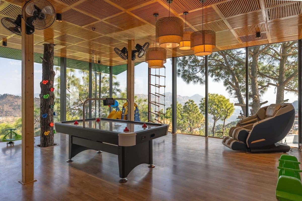 Serene By Sunkissed Villa, 7-Bedroom Luxury Villa with Game Den 3